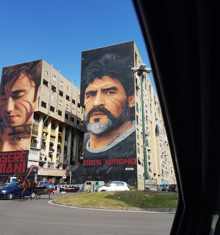 Maradona "Dios Umano"-那不勒斯必去景点
