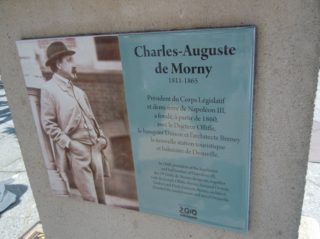 Monument Duc de Morny景点图片