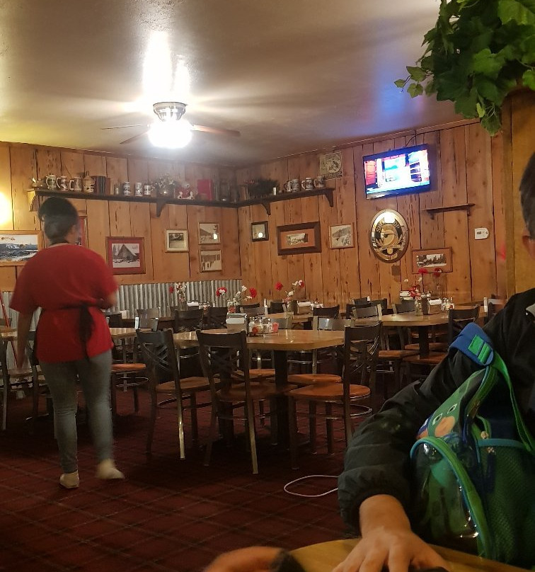 Fawnskin餐馆和美食-Village Pizza