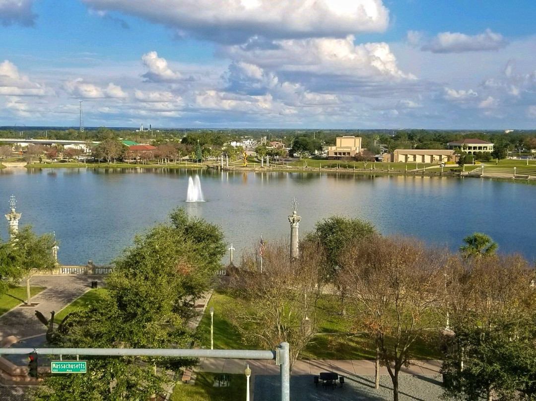 莱克兰特拉斯酒店，希尔顿启缤精选主图