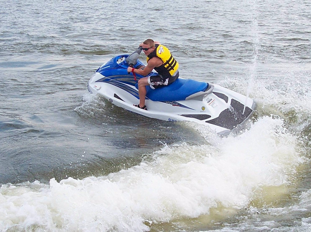 Lake Monroe Boat Rental-布卢明顿必去景点