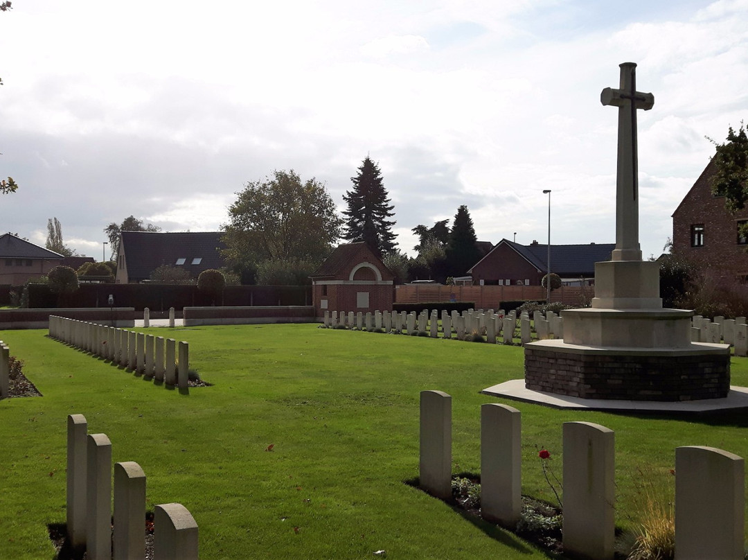 Geel War Cemetery