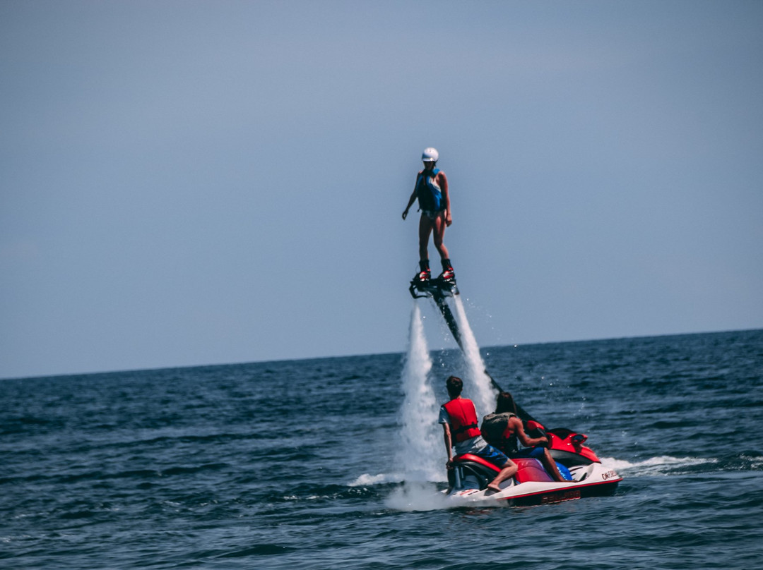 Find A Way Flyboarding景点图片