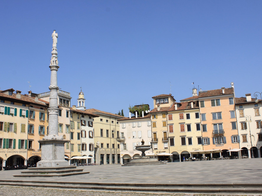 Piazza San Giacomo景点图片