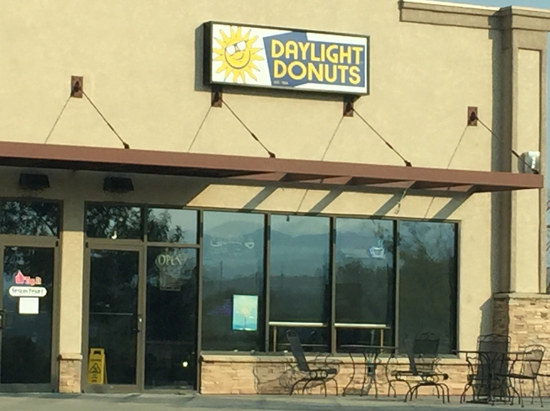 Whitewater餐馆和美食-Canyon Coffee & Daylight Donuts