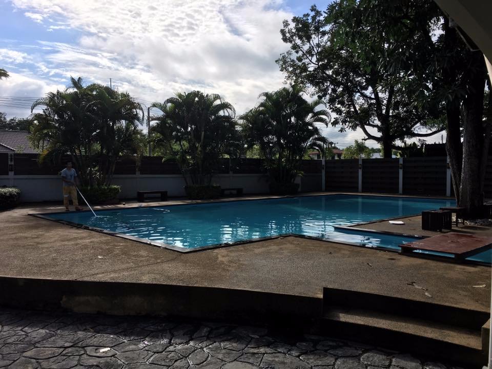 Paklop Resort-泳池