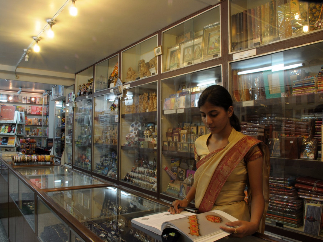 Neelam Handicraft Shop-斋蒲尔必去景点