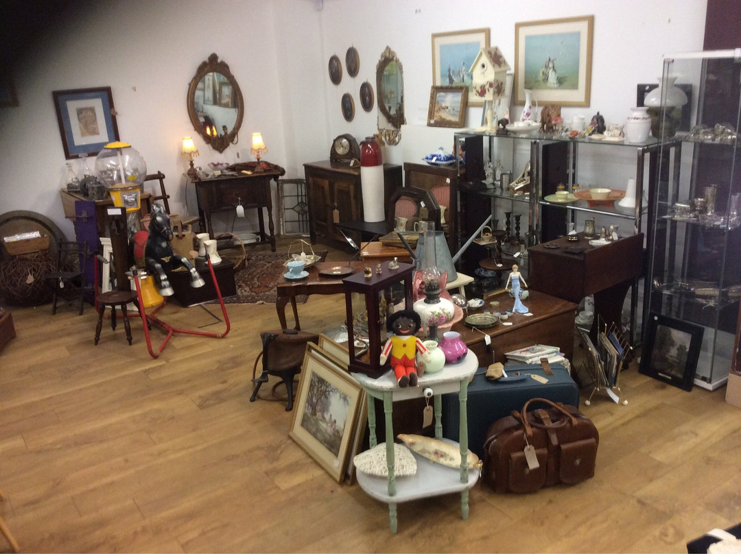 Antiques & Interiors at Stratford Armouries景点图片