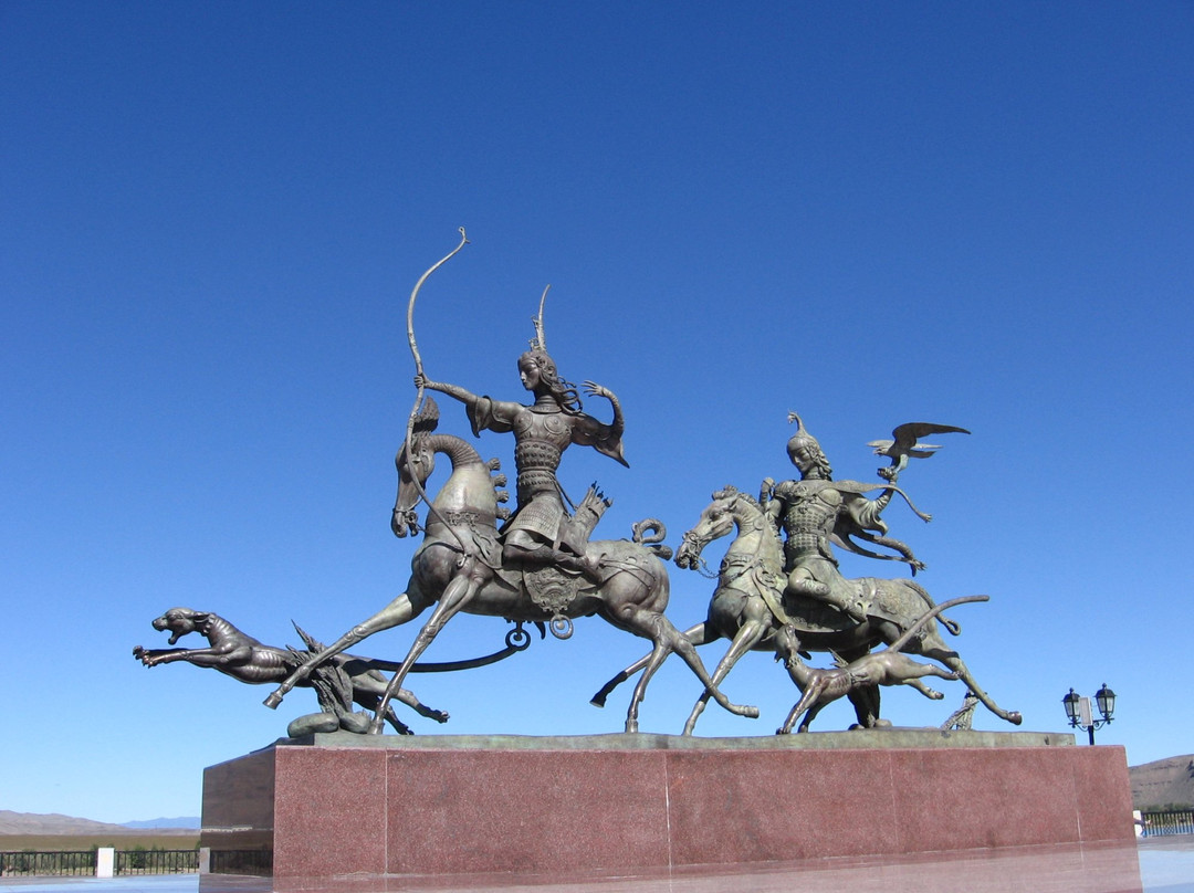 Sculpture the Royal Hunting-Kyzyl必去景点