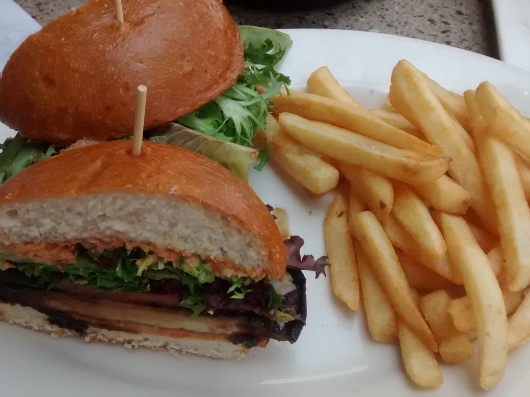 Lazy Dog Restaurant & Bar