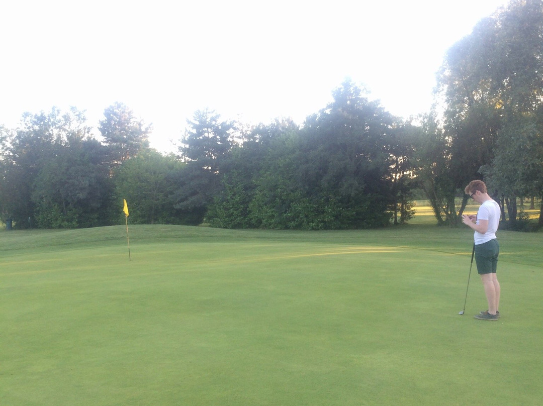 Cambridge Lakes Golf Course景点图片