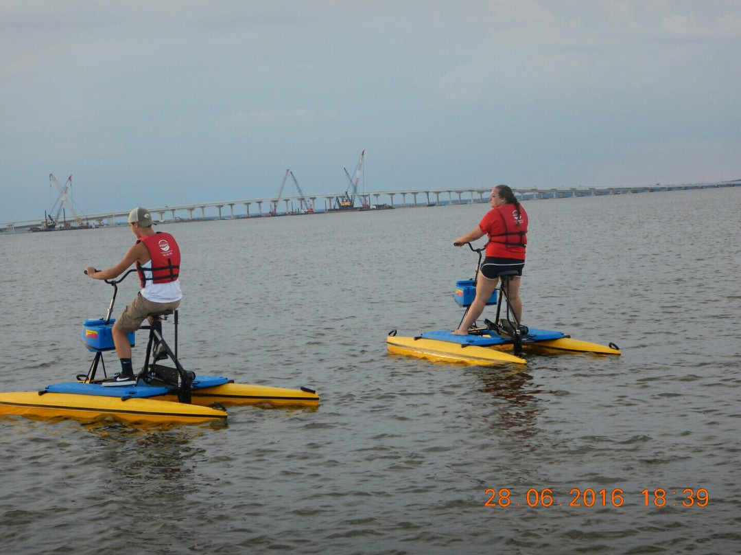 Emerald Coast Hydrobikes-圣罗萨海滩必去景点