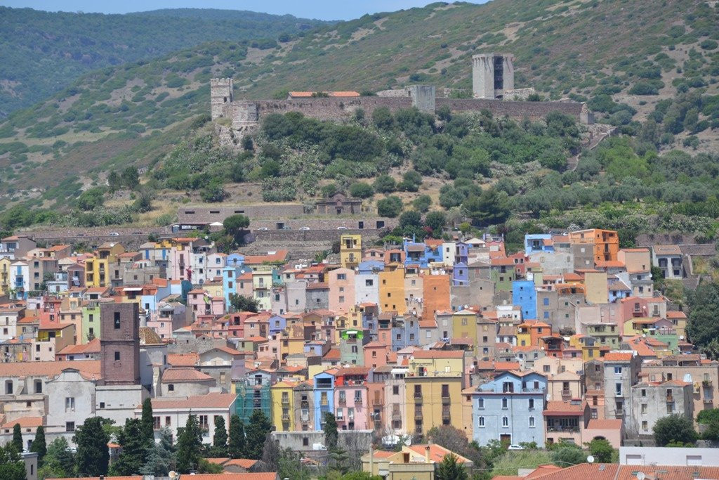博萨旅游景点-Castello Di Bosa