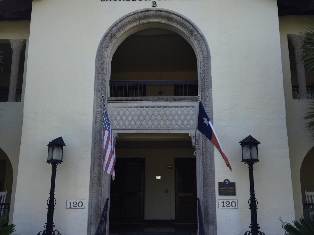 Randolph AFB Inn主图