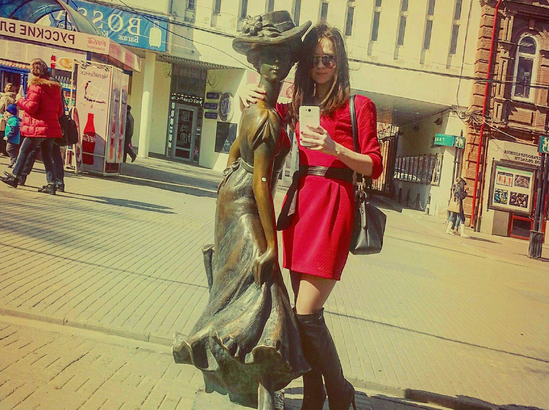 Modnitsa Pered Zaerkalom景点图片