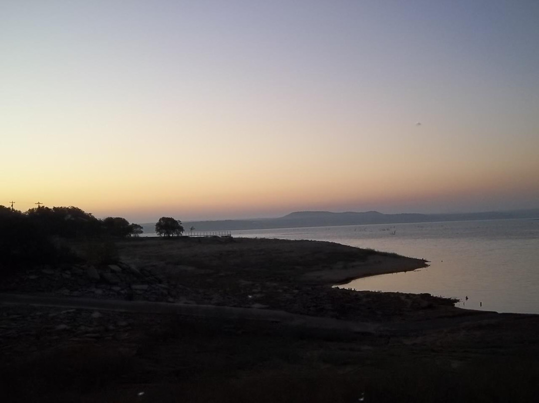 Lakeside Lodge主图