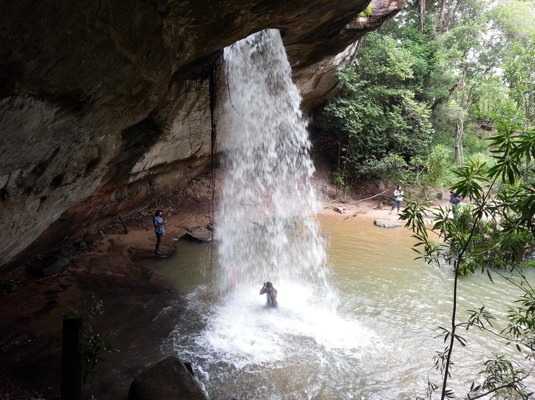 Sang Chan Waterfall (Long Ru Waterfall)景点图片