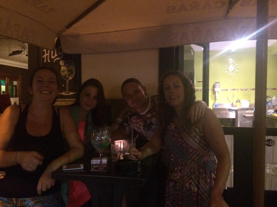 De Tapas y Canas-德拉克鲁兹索尔港必去景点