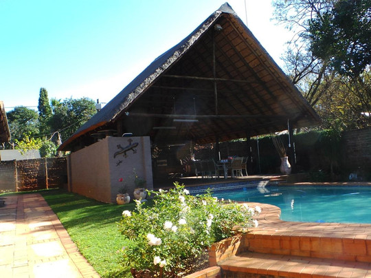 Travellers Nest Guesthouse & Conference Centre主图