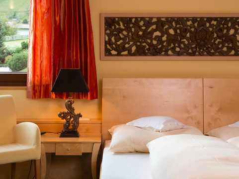 洛萨蔷薇高级酒店