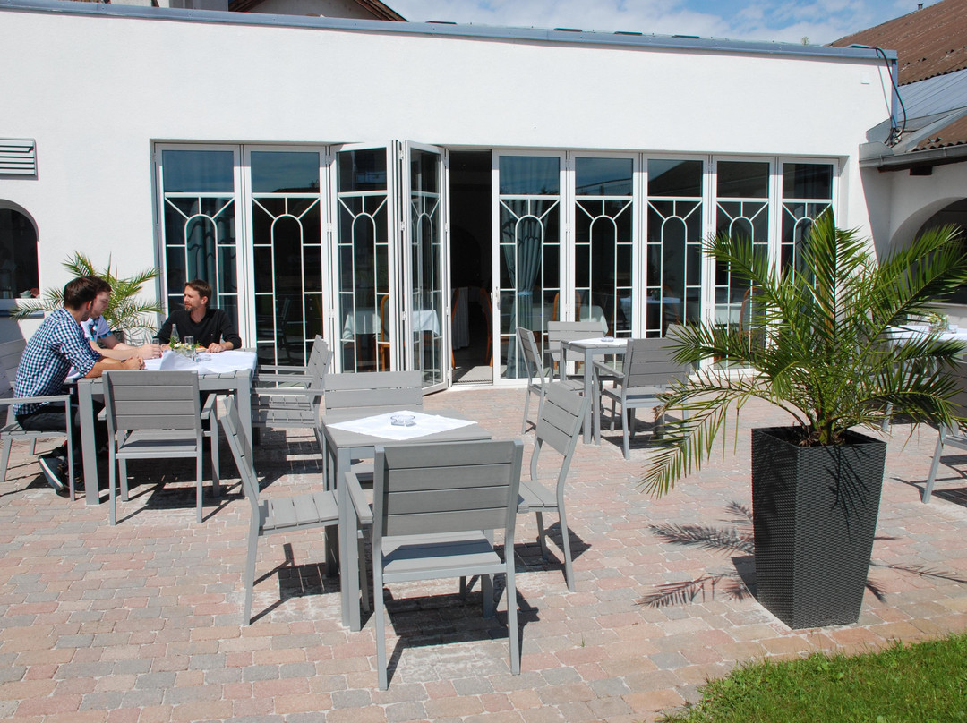 Frauenkirchen酒店住宿-Sporthotel Podersdorf