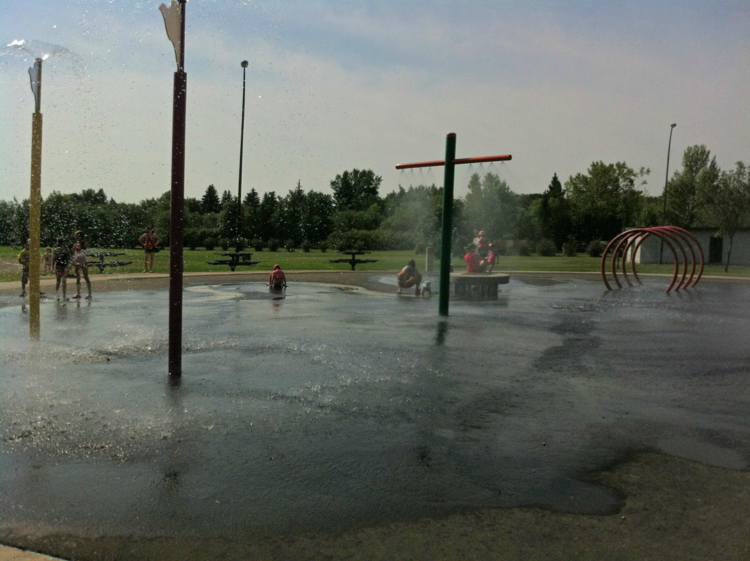 Kinsmen Park South-里贾纳必去景点