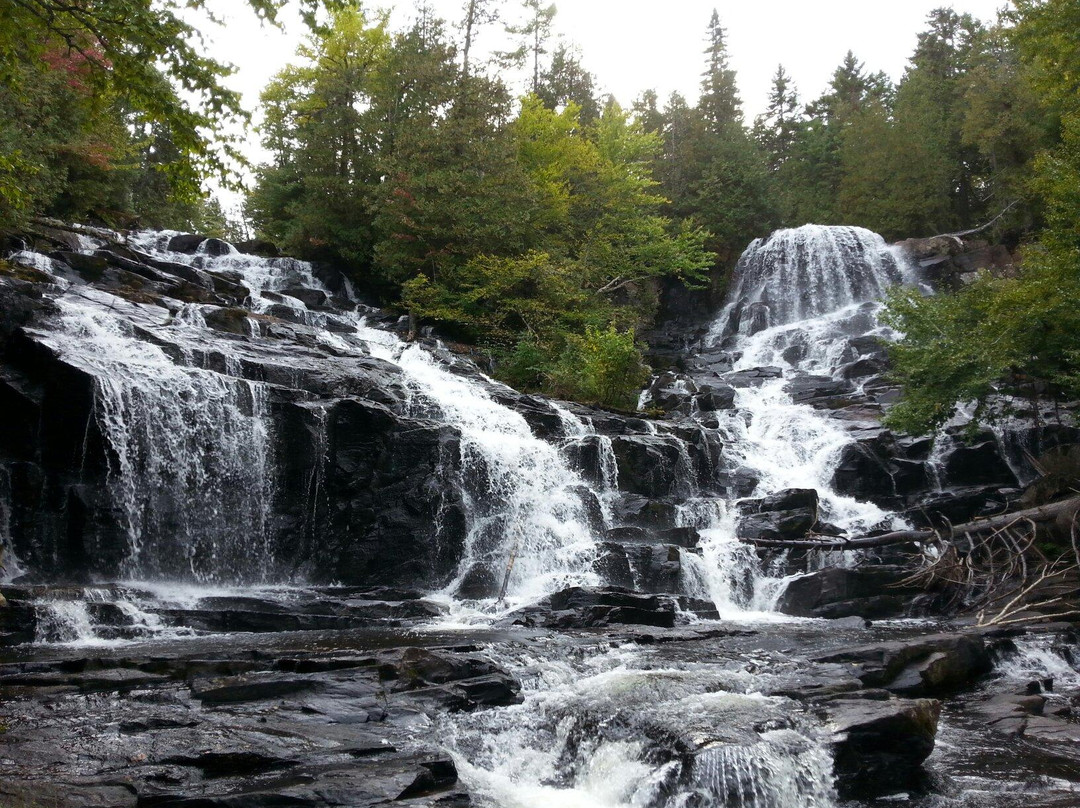Saint-Mathieu-du-Parc旅游攻略图片