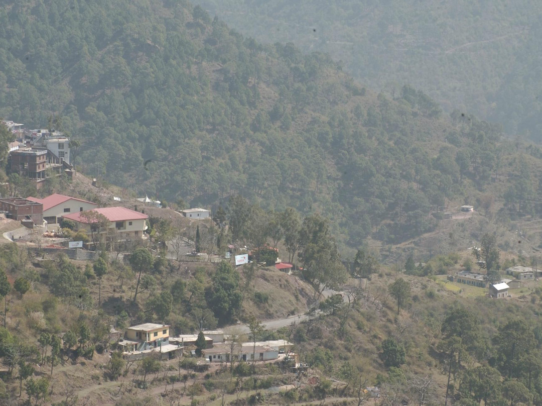 Surya Rock Rose Resort主图