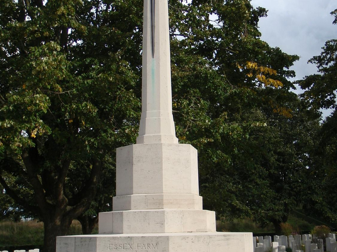 Essex Farm Cemetery景点图片
