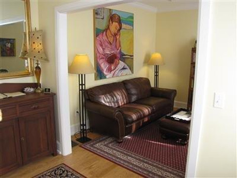 The Tawsty Flower - Haines Suites主图