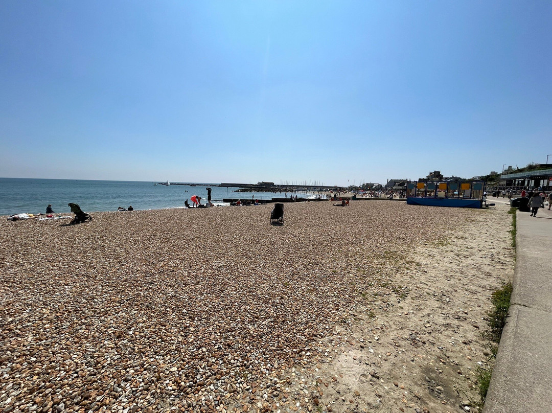 Lyme Regis Beach景点图片