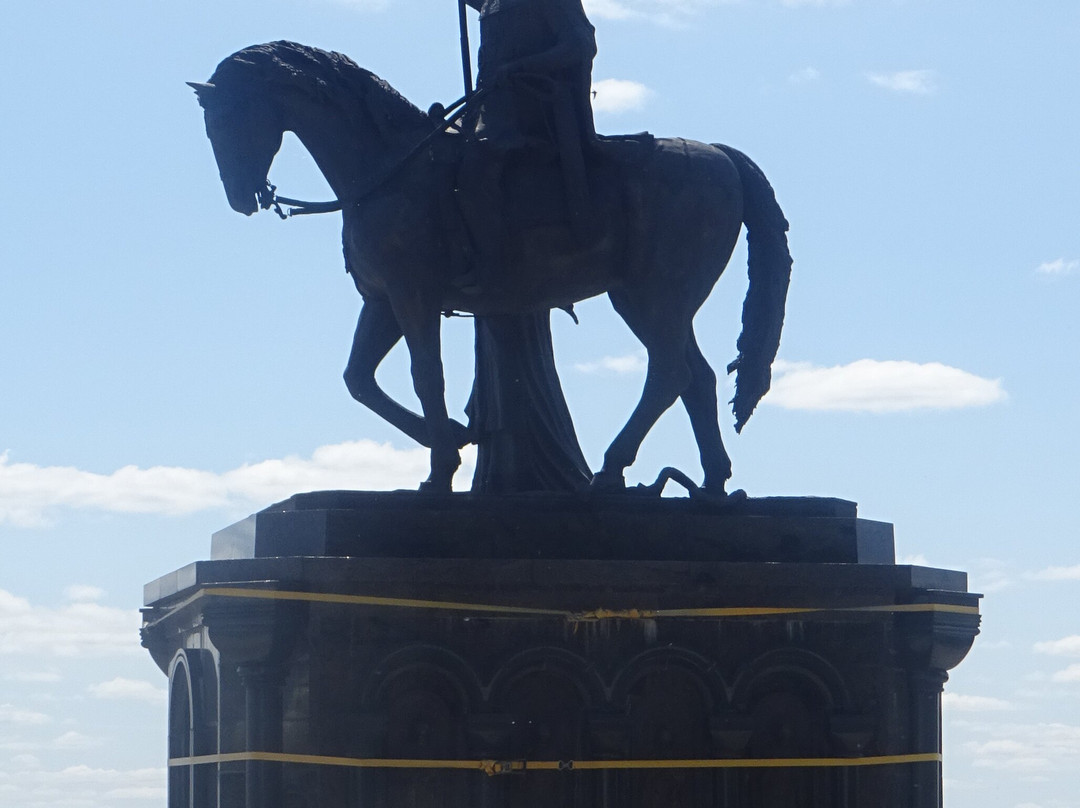 Monument to Prince Vladimir And Saint Fedor景点图片