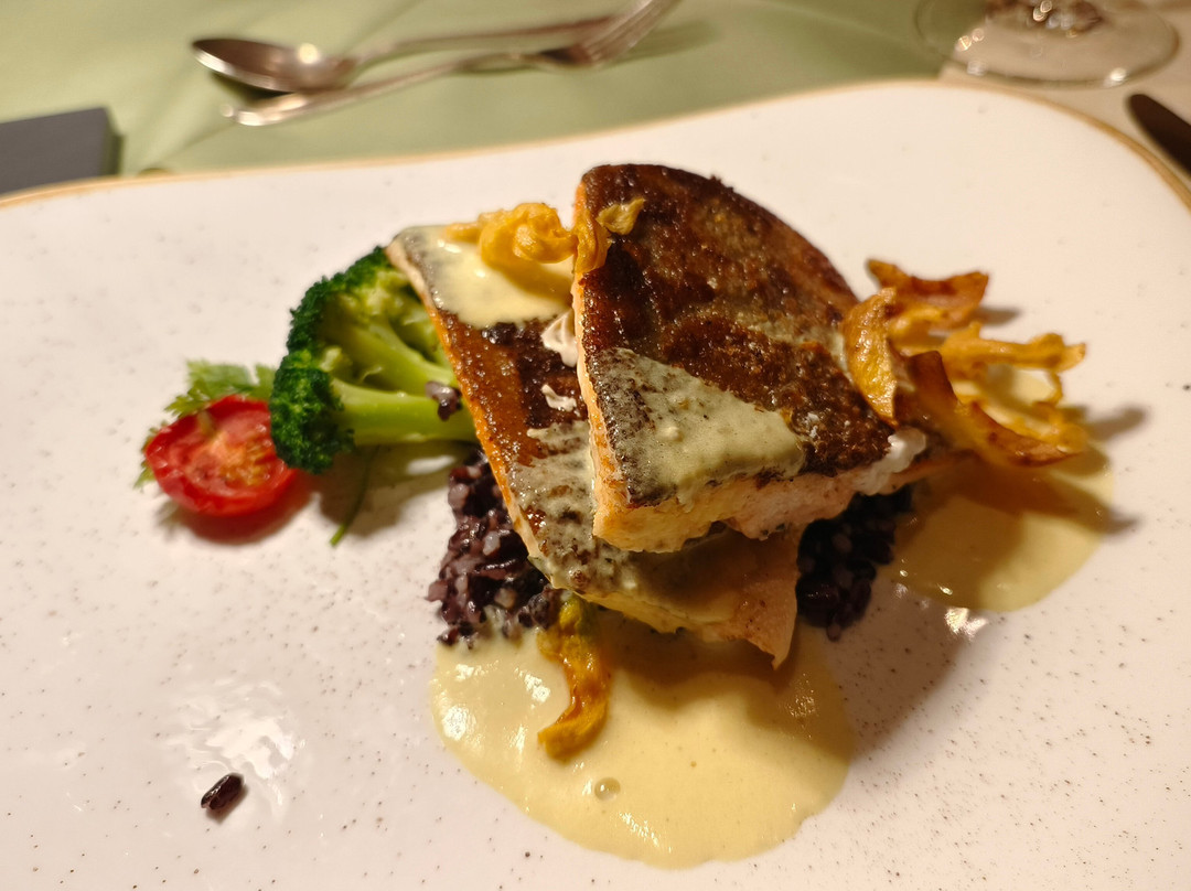 埃登勒汗酒店主图