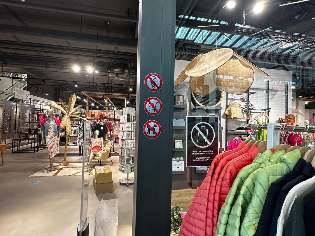 Massen Shopping Center-Wemperhardt必去景点