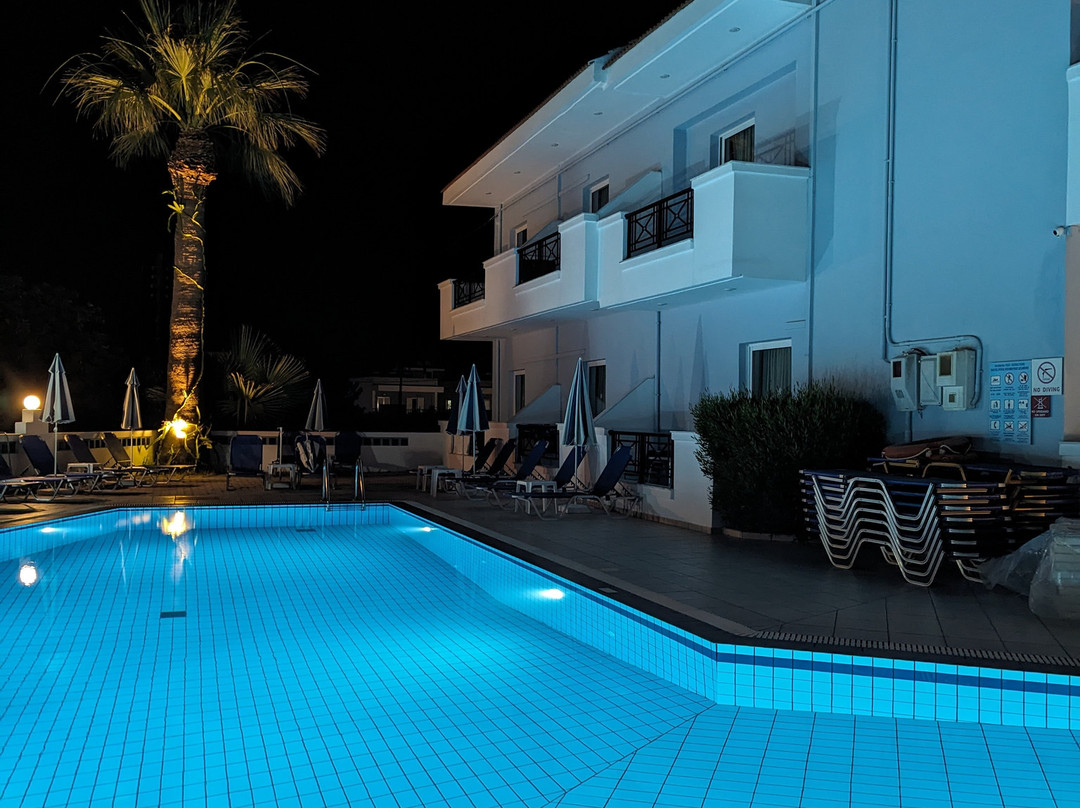 Athena Apartments主图