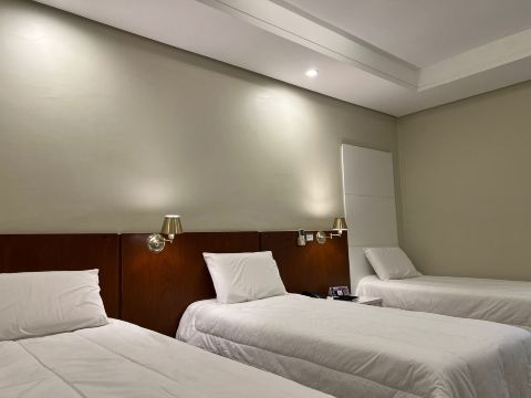 巴塞罗那酒店-客卧