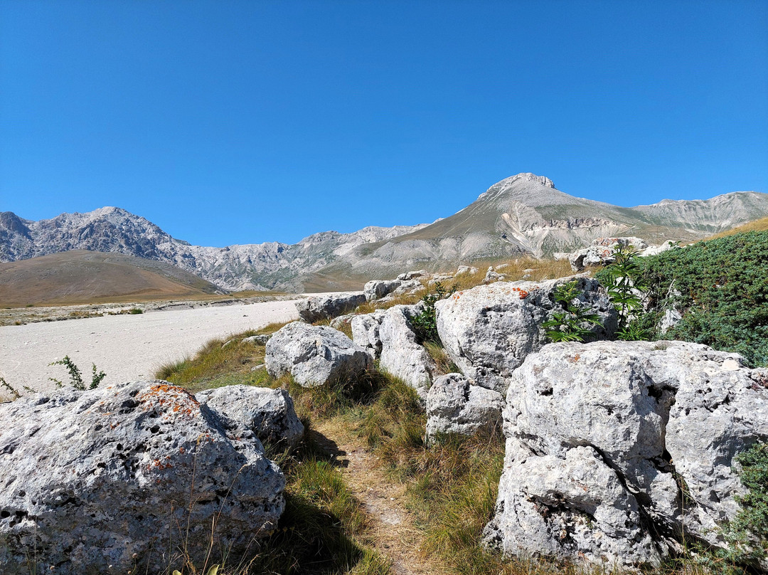 Location De Lo Chiamavano Trinità景点图片