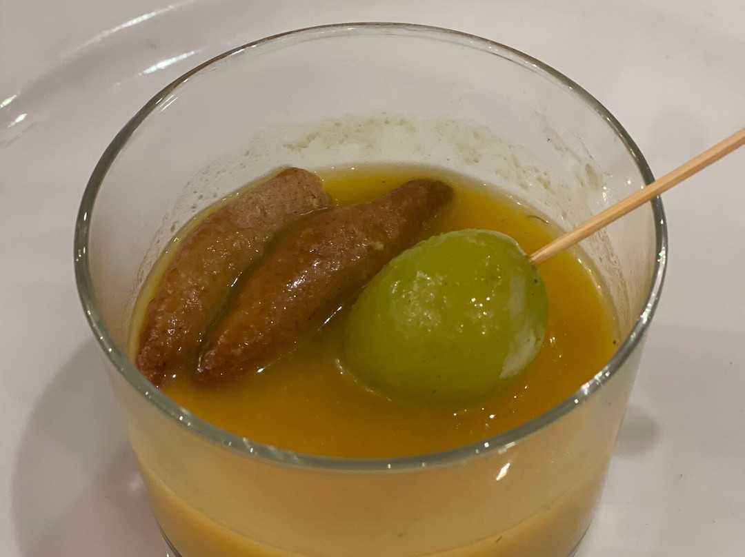 普拉多酒店主图