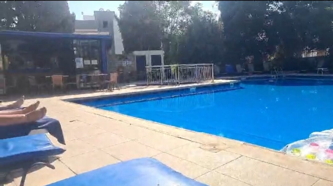 Hilltop Gardens Hotel Apartments主图