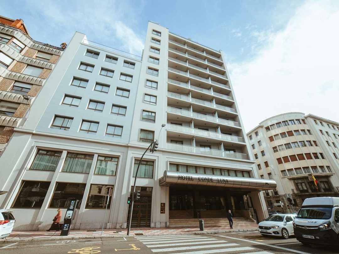 月亮伯爵酒店