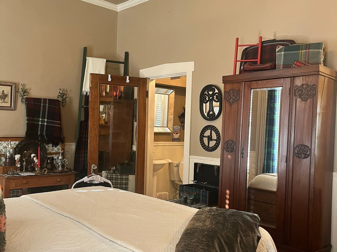 Hatchery House主图