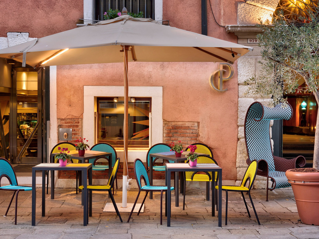 La Rivista Restaurant Bar