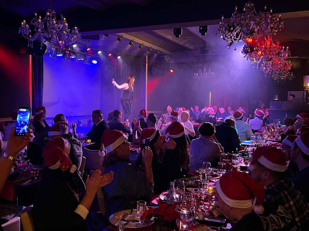 Queenz DinnerShow-锡切斯必去景点