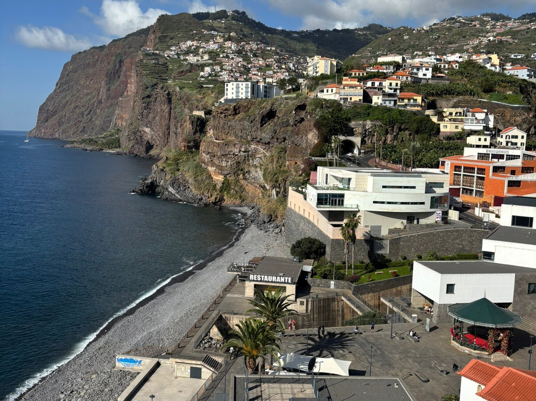 Baia de Camara de Lobos景点图片