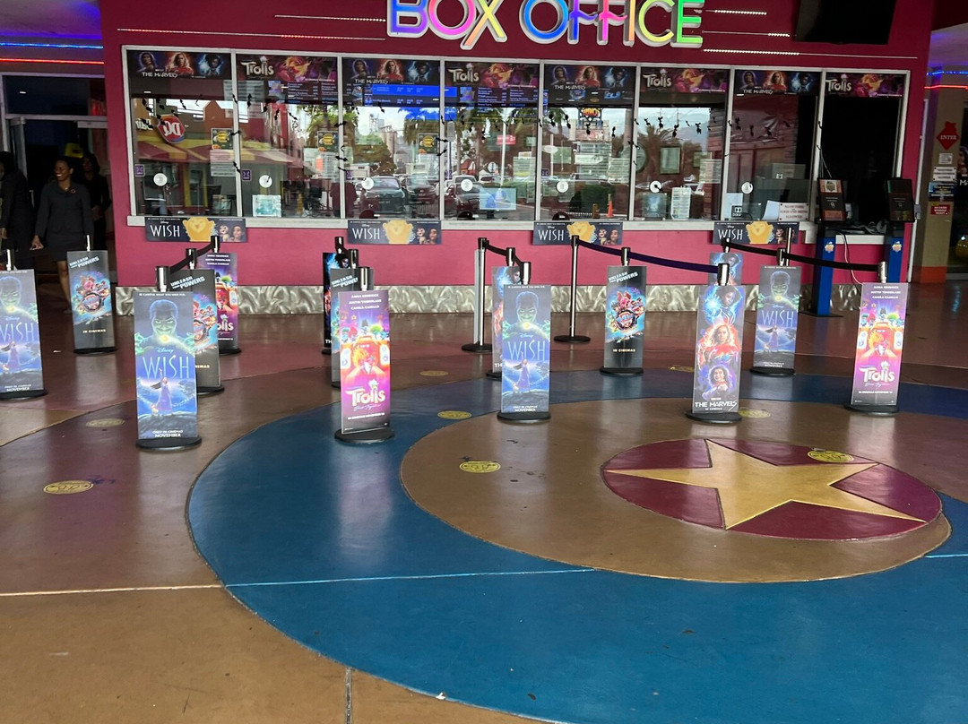 Movie Towne-西班牙港必去景点