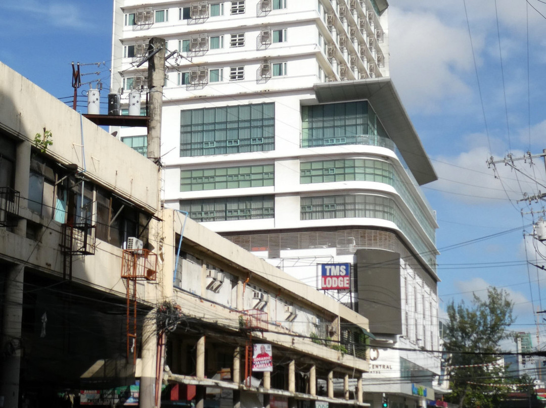 One Central Hotel & Suites主图