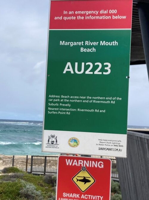 Margaret River Mouth Beach景点图片