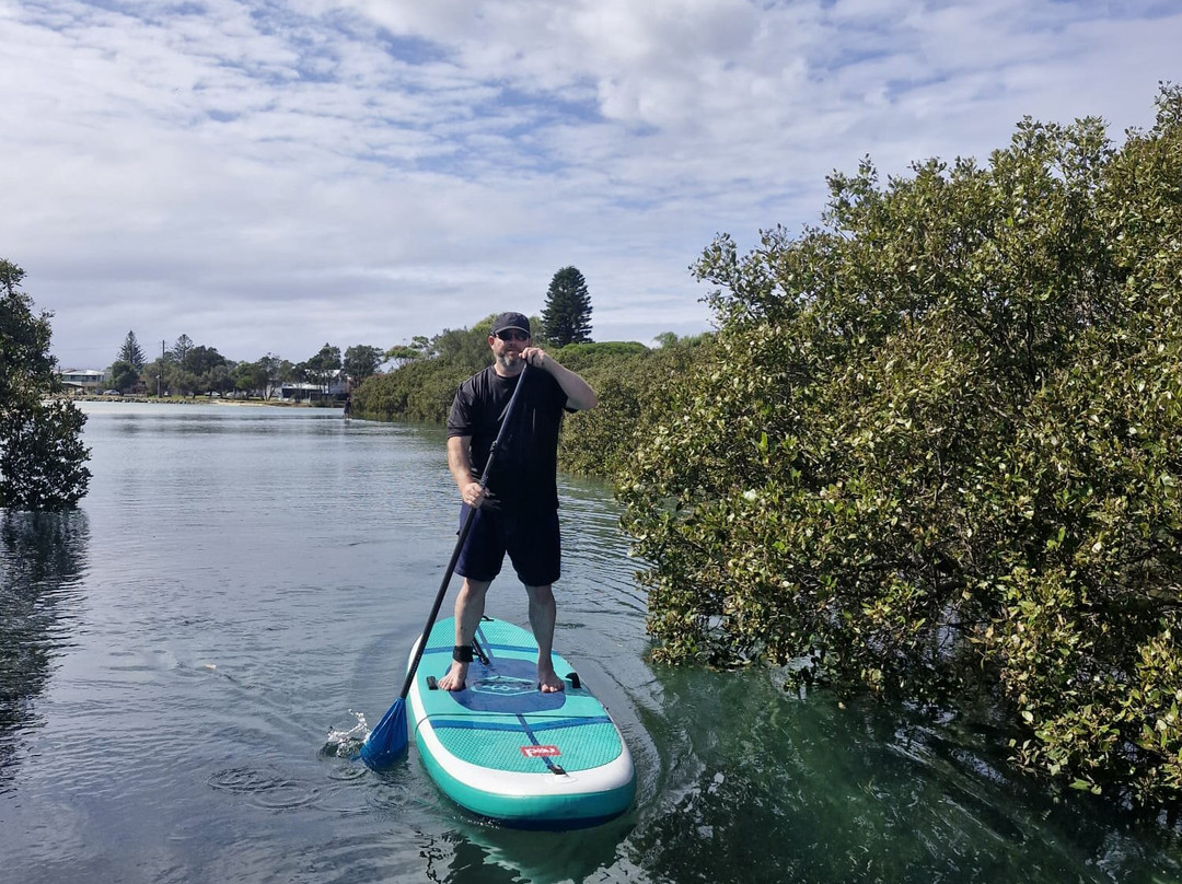 Stand Up Paddle Boarding Shellharbour景点图片