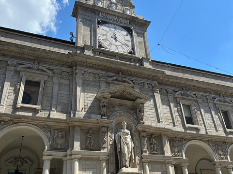 About Milano Tours-米兰必去景点