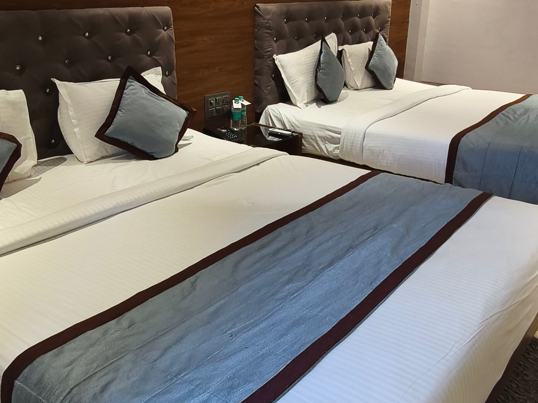 Alaukik Hotel Shirdi主图